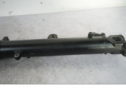 Vänster sida på Gaffelben från en Honda VFR 750 -1988 motorcykel.