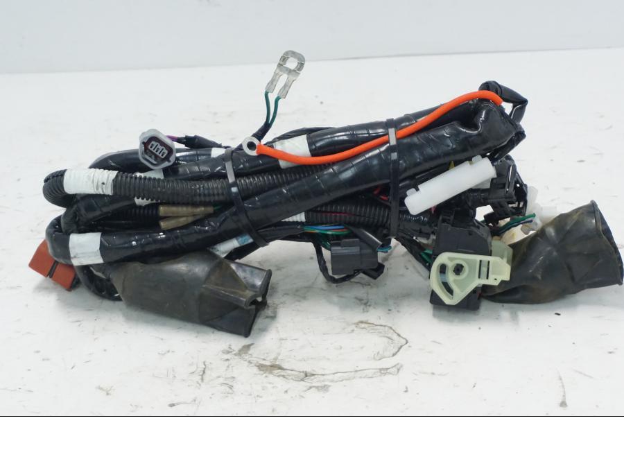 Höger sida på Kabelstam från en Kymco Agility 125 -2019 scooter.