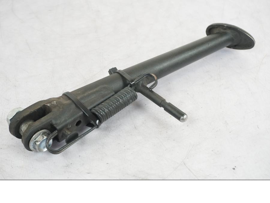 Höger sida på Sidostöd från en Kawasaki Z 900 -2019 motorcykel.