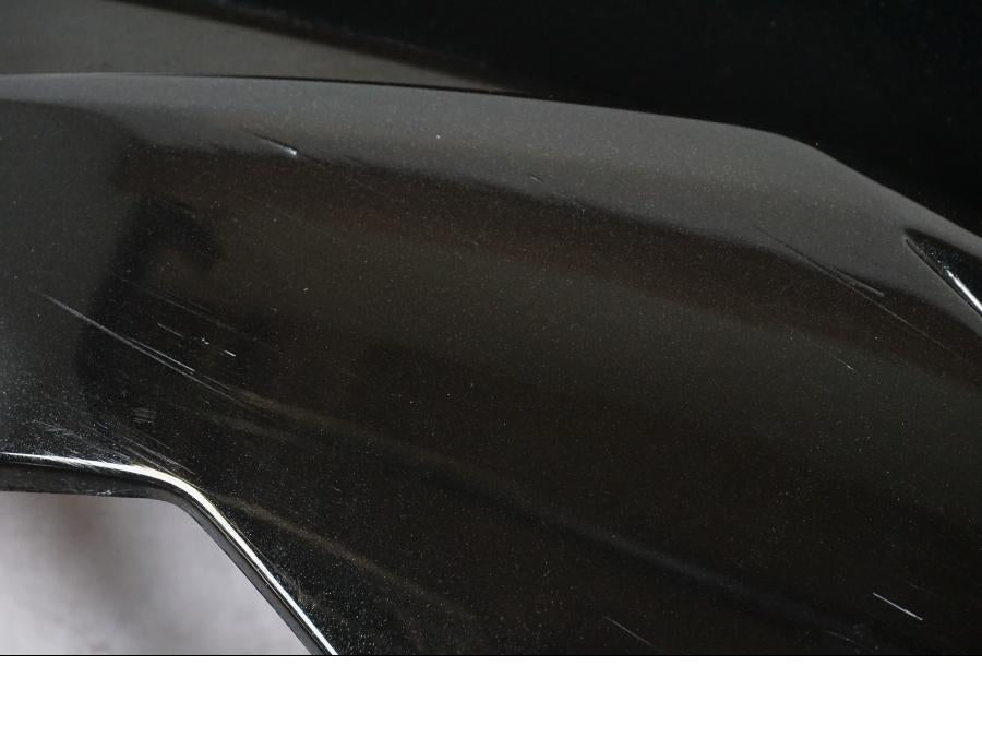 Snett uppifrån på Sidkåpa från en Kawasaki Ninja 650 -2015 motorcykel.