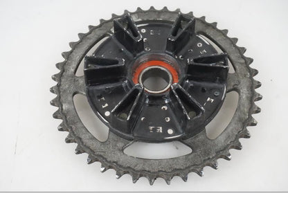 Vänster sida på Drevfäste från en Yamaha YZF 1000 R1 -2001 motorcykel.