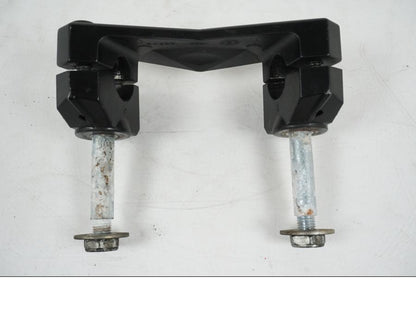 Vänster sida på Styrfäste från en Kawasaki Z 750 -2006 motorcykel.