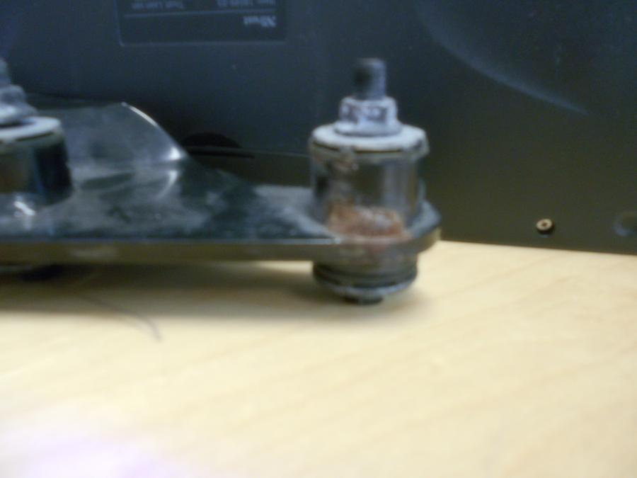 Höger sida på Ljuddämparfäste från en Ducati 1299 Panigale -2015 motorcykel.