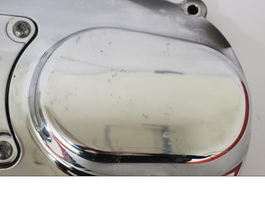 Snett nerifrån på Transmissionskåpa från en H-D Electra Glide FLHT -2003 motorcykel.