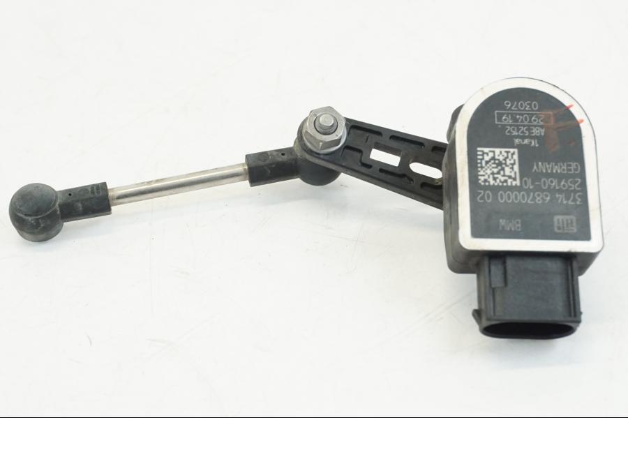 Snett nerifrån på Vevaxelsensor från en BMW R 1250 GS -2019 motorcykel.