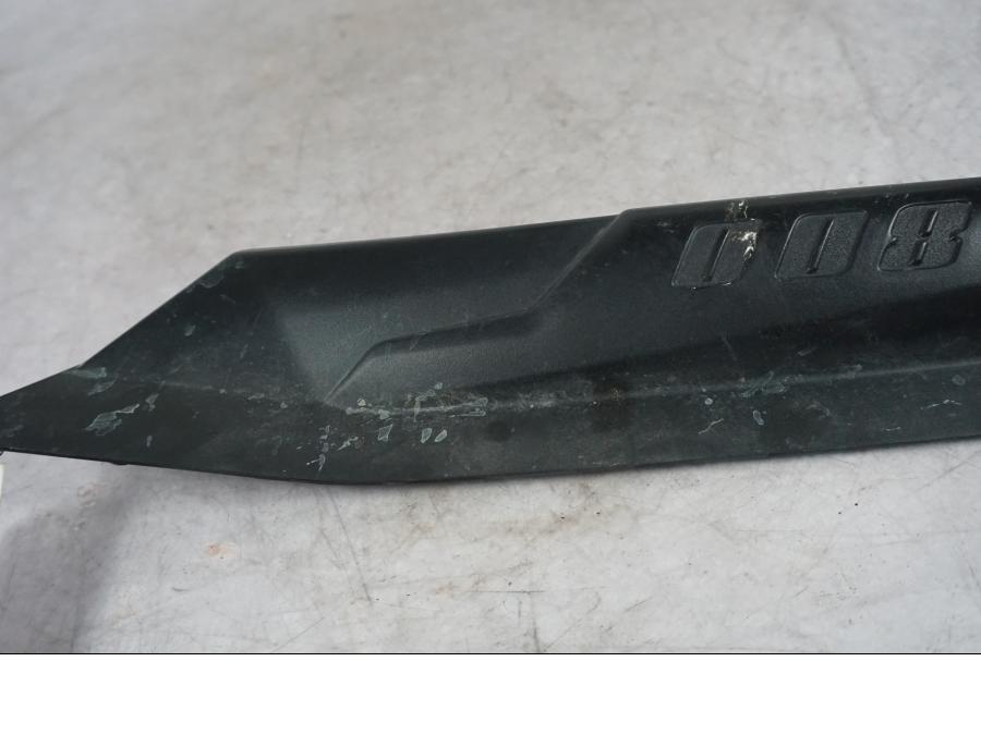 Höger sida på Sidopanel från en Triumph Tiger Explorer -2016 motorcykel.