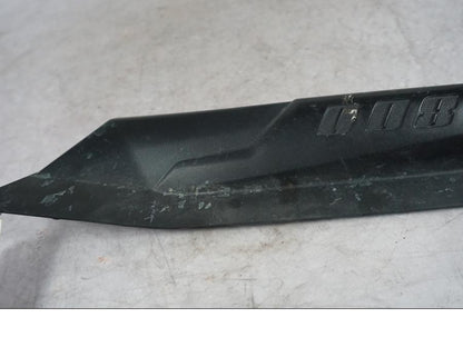 Höger sida på Sidopanel från en Triumph Tiger Explorer -2016 motorcykel.