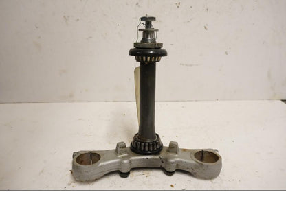 Framsidan på Gaffelkrona från en Suzuki GS 500 -2004 motorcykel.