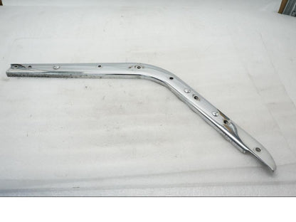 Framsidan på Bakskärmstag från en Yamaha XVZ 13TD -1999 motorcykel.