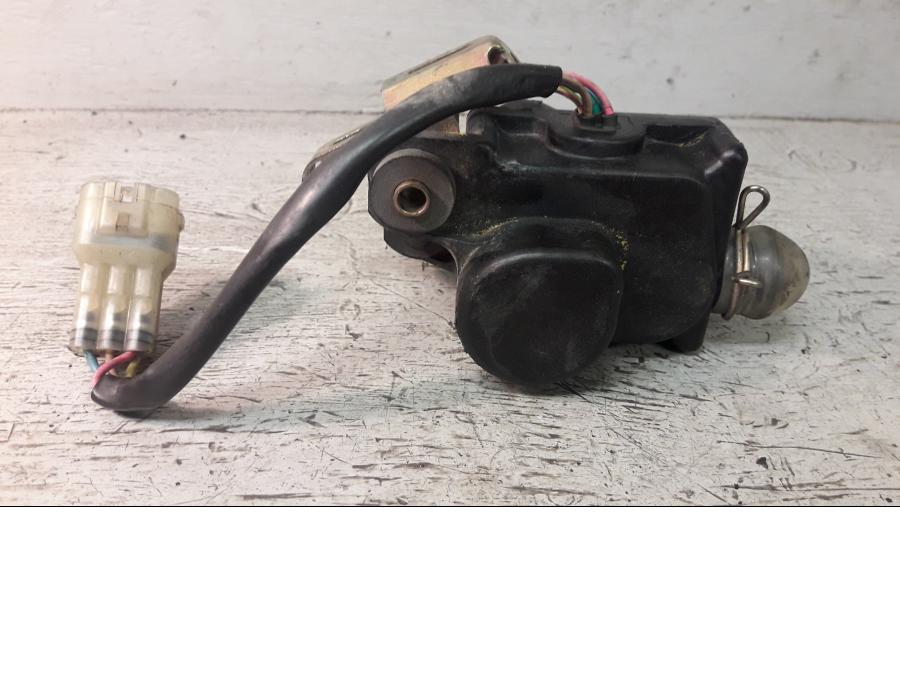 Baksidan på Avgasspjällmotor från en Honda CBR 1000 RR -2004 motorcykel.