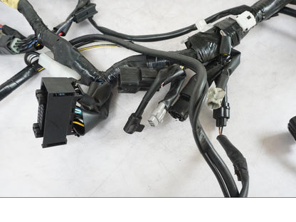 Vänster sida på Kabelstam från en Yamaha MT-09 -2020 motorcykel.