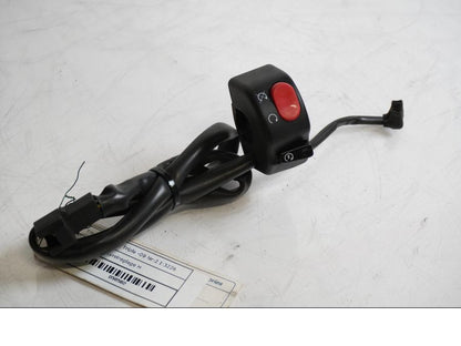 Framsidan på Styrelreglage från en Triumph Street Triple -2009 motorcykel.