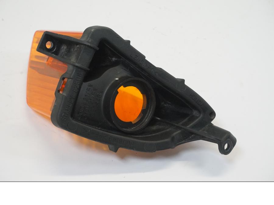 Snett nerifrån på Blinkersglas från en Honda VFR 800 -2005 motorcykel.