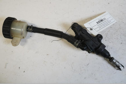 Framsidan på Bromshuvudcylinder från en Yamaha YZF R6 -2000 motorcykel.