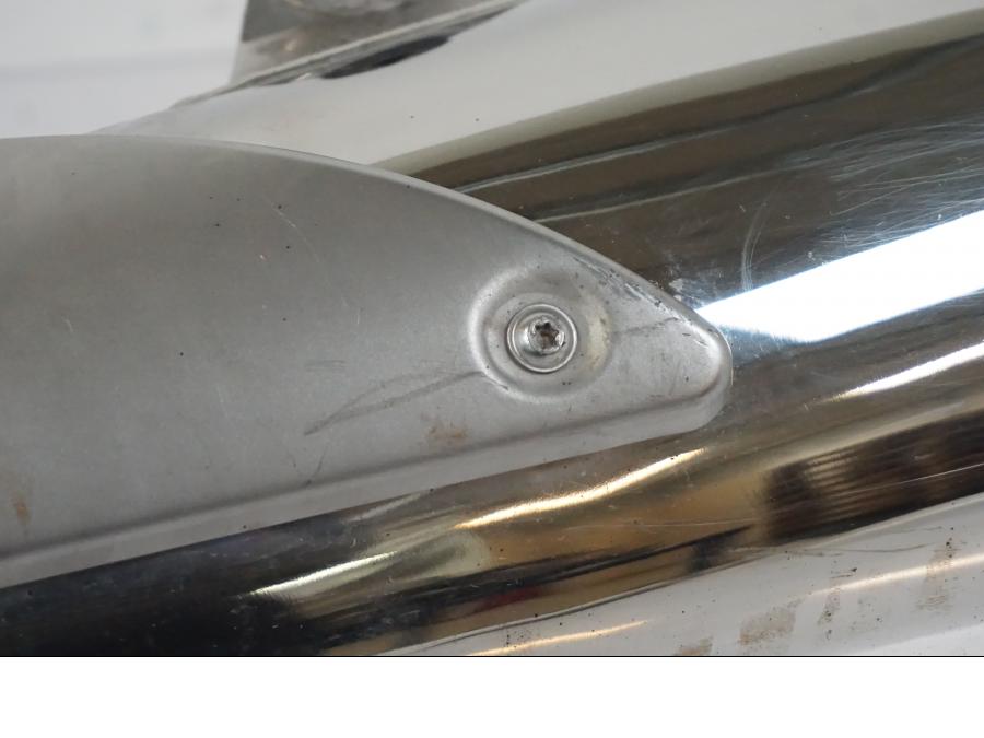 Vänster sida på Ljuddämpare från en BMW F 650 CS -2002 motorcykel.