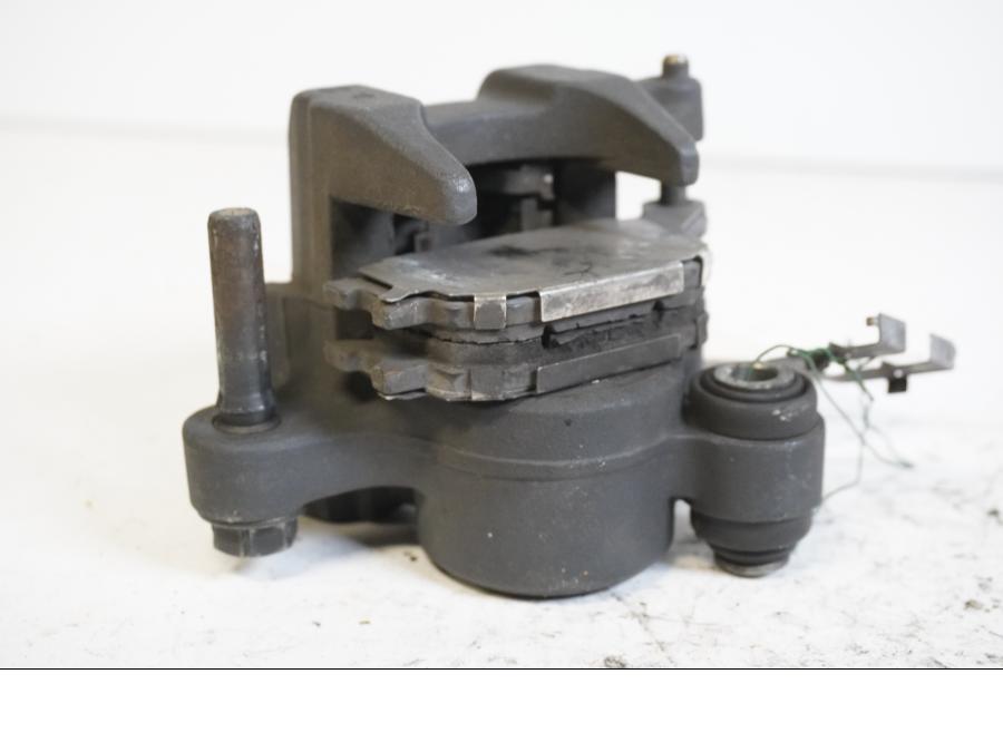 Höger sida på Bromsok från en Honda CBR 900 RR -1997 motorcykel.