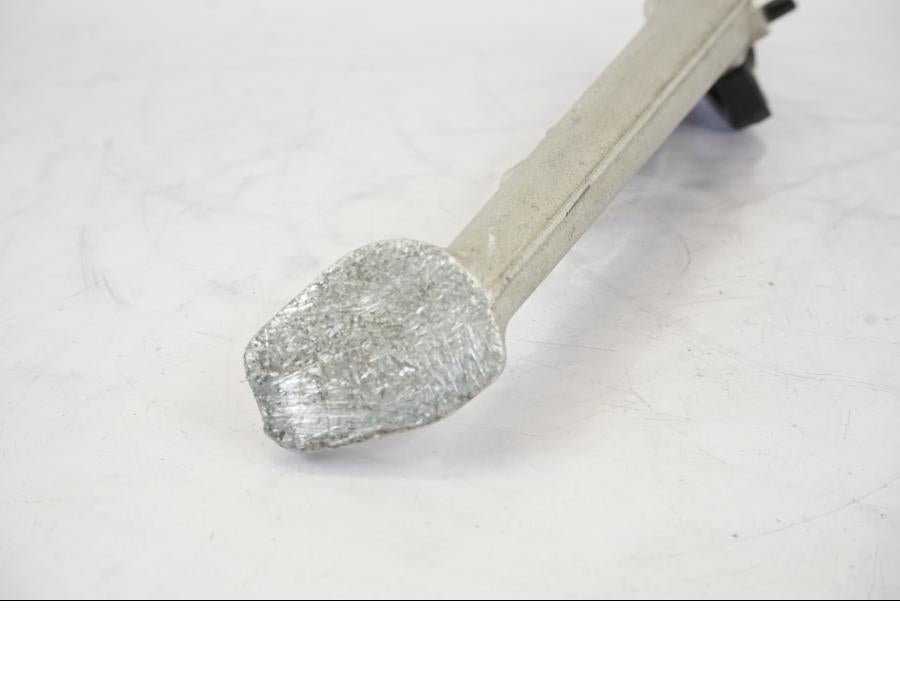 Vänster sida på Sidostöd från en BMW S 1000 XR -2019 motorcykel.