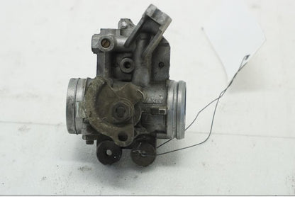 Baksidan på Spjällhus från en Yamaha YZF-R 125 -2008 motorcykel.