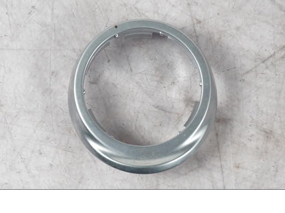 Höger sida på Tändningslåskåpa från en BMW K 1600 GTL -2015 motorcykel.