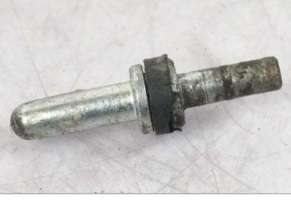 Baksidan på Kopplingshuvudcylinder från en Suzuki GSF 1250 -2010 motorcykel.