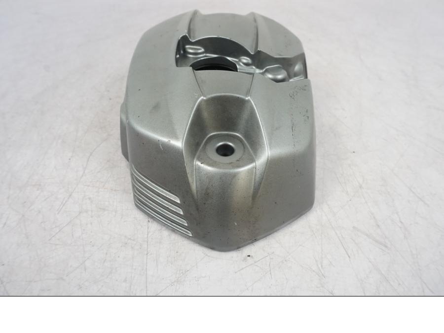 Baksidan på Ventilkåpa från en BMW R 1200 GS -2010 motorcykel.