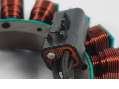 Snett nerifrån på Generator från en H-D Softail Standard FXST -2001 motorcykel.