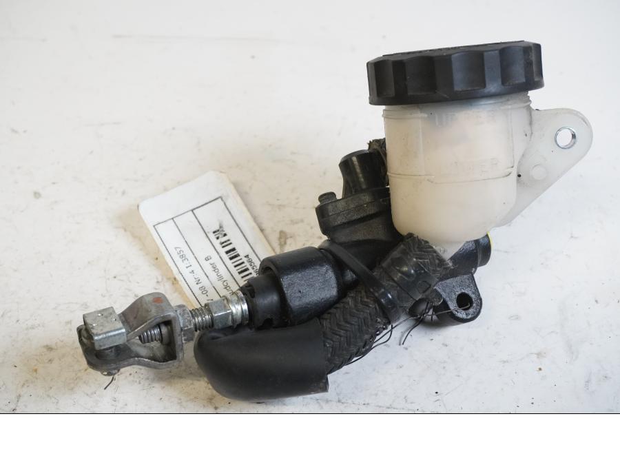 Framsidan på Bromshuvudcylinder från en Honda XL 1000 V -2008 motorcykel.