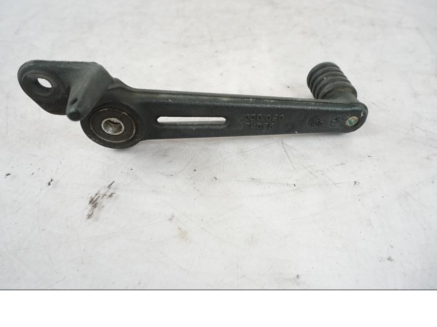 Baksidan på Bromspedal från en KTM 125 Duke -2022 motorcykel.