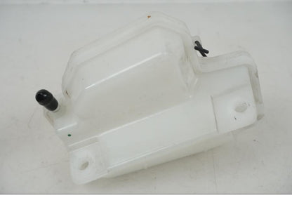 Vänster sida på Vattenexpansionskärl från en BMW F 750 GS -2019 motorcykel.