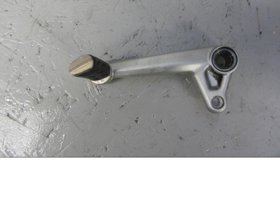 Baksidan på Växelpedal från en Ducati Monster 821 -2016 motorcykel.