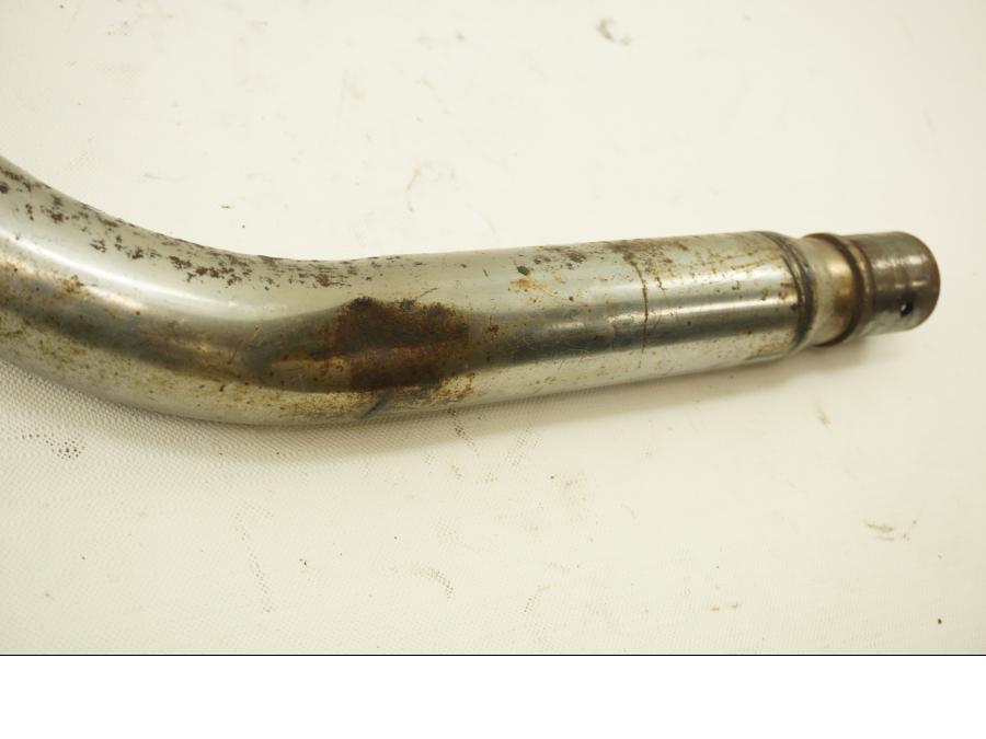 Höger sida på Grenrör från en Suzuki VS 1400 -2001 motorcykel.