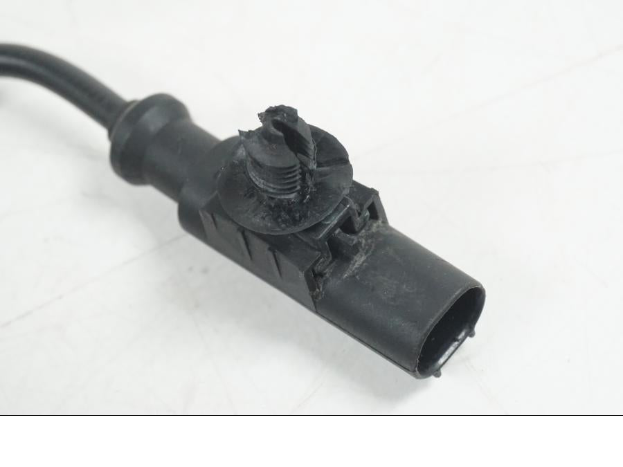 Vänster sida på ABS givare från en Ducati Hyperstrada -2013 motorcykel.