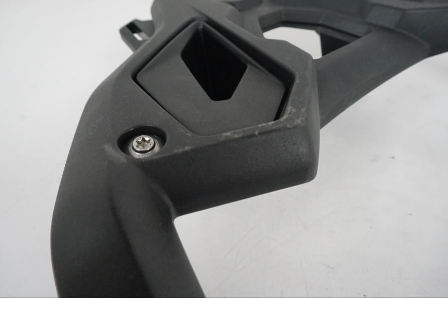 Höger sida på Pakethållare från en BMW F 750 GS -2017 motorcykel.