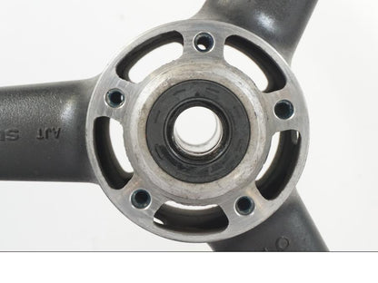 Extrabild1 på Fälg från en Suzuki GSX 1300 RX -1999 motorcykel.