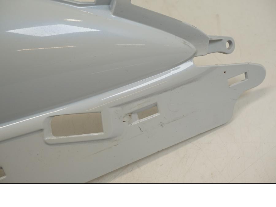 Höger sida på Luftintag från en Suzuki GSX 1300 R -2017 motorcykel.