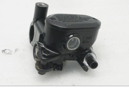 Framsidan på Bromshuvudcylinder från en Kawasaki Z 400 -2020 motorcykel.