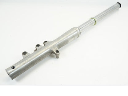 Baksidan på Gaffelben från en Suzuki VL 1500 -1999 motorcykel.