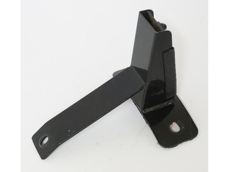 Baksidan på Ryggstödfäste från en H-D Touring Road King Classic FLHRCI -2008 motorcykel.