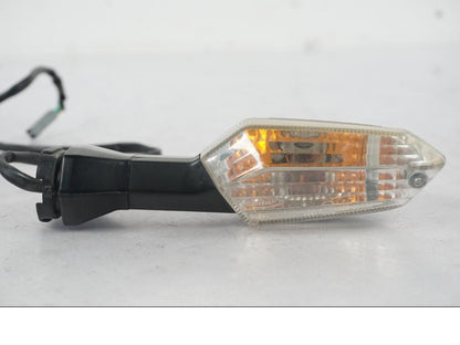 Baksidan på Blinkers från en Kawasaki ER-6N ABS -2010 motorcykel.