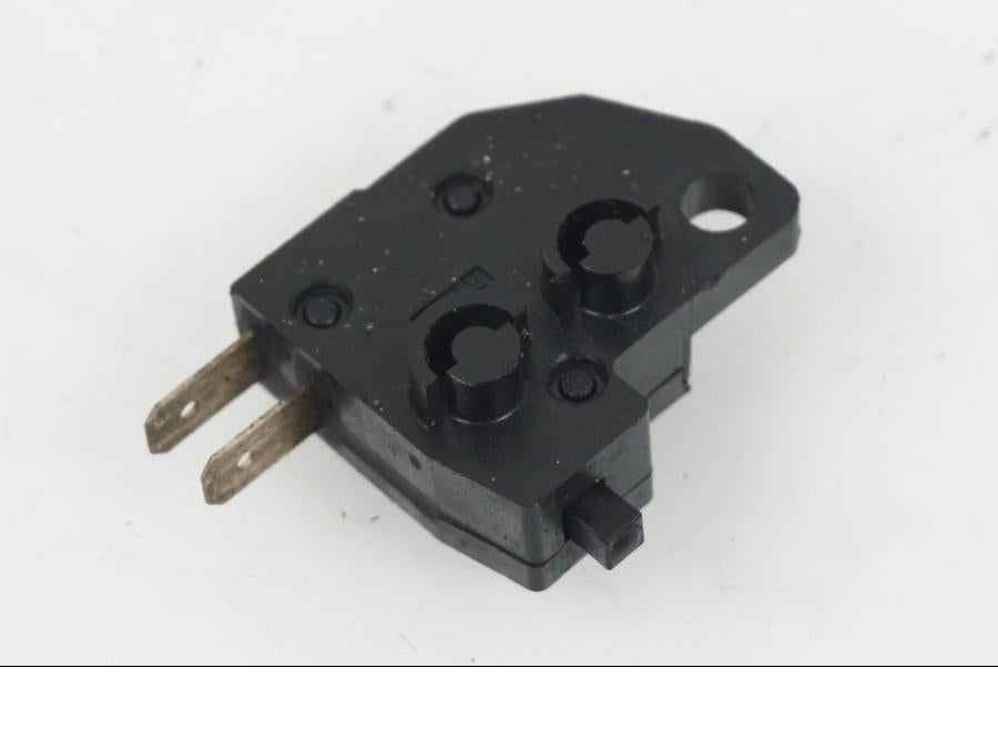 Framsidan på Bromsljuskontakt från en Suzuki GSX-R 750 -2009 motorcykel.