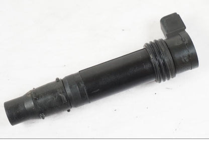 Snett uppifrån på Tändspole från en Kawasaki ZX-6R -2011 motorcykel.