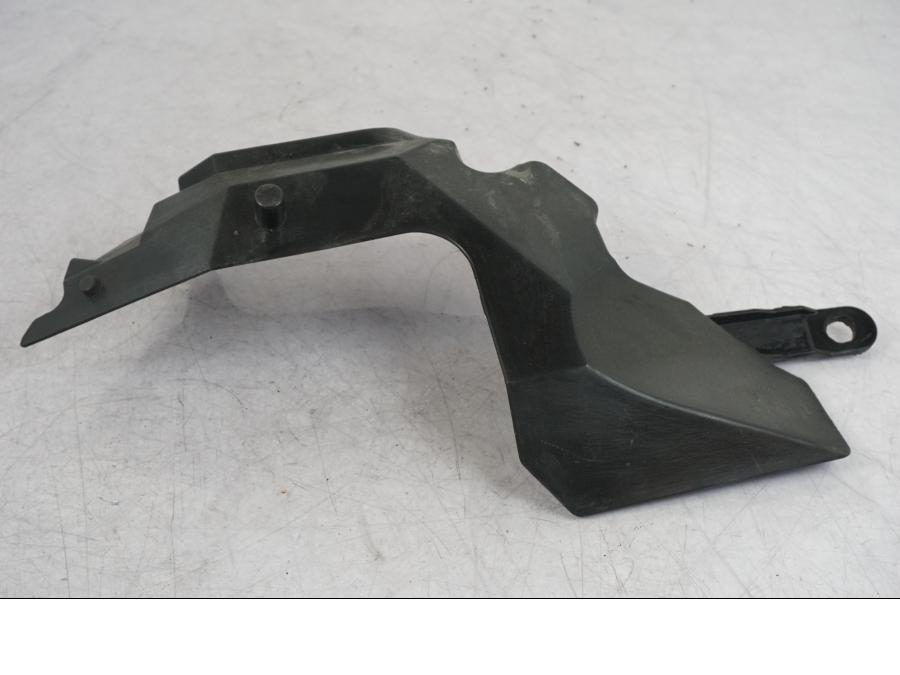 Baksidan på Värmeskydd från en Yamaha MT-09 SP -2018 motorcykel.