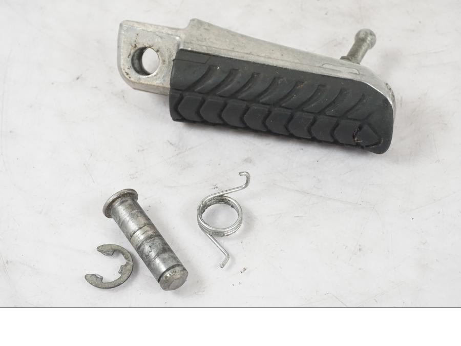 Framsidan på Fotpinne från en Kawasaki ZZ-R 1400 -2009 motorcykel.