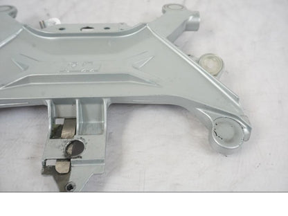 Höger sida på Sadelfäste från en KTM 1290 Super Duke -2019 motorcykel.