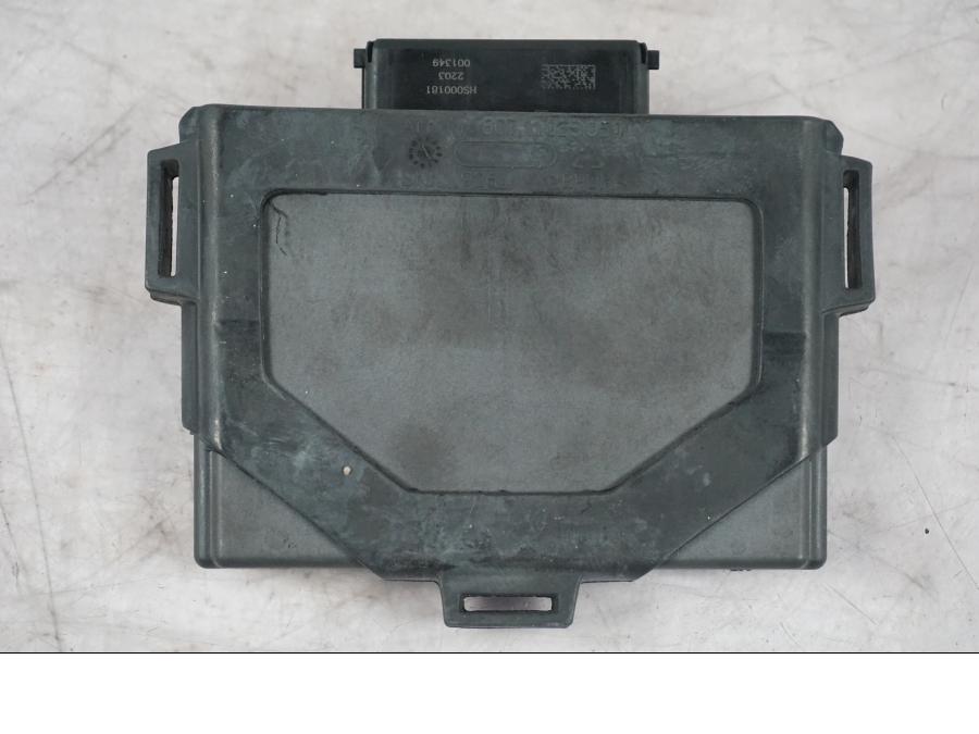 Vänster sida på Kontrollenhet från en KTM 1290 Super Duke R -2022 motorcykel.