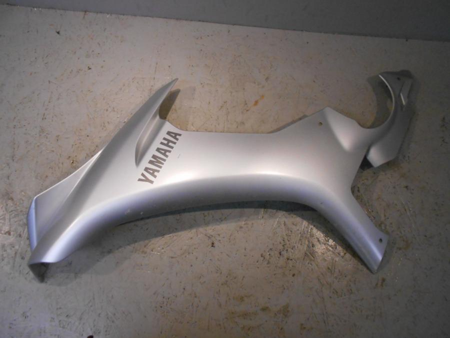 Framsidan på Sidkåpa från en Yamaha YZF 1000 R1 -2015 motorcykel.