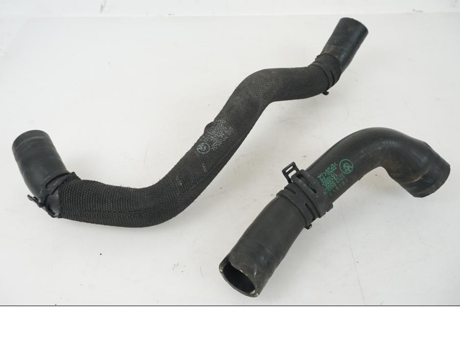 Baksidan på Vattenkyl Slang Set från en BMW F 750 GS -2019 motorcykel.