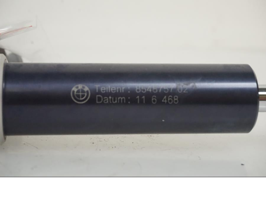 Vänster sida på Styrdämpare från en BMW R Ninet -2017 motorcykel.