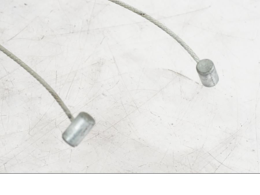 Höger sida på Gasvajer från en Honda CBR 1000 F -1999 motorcykel.