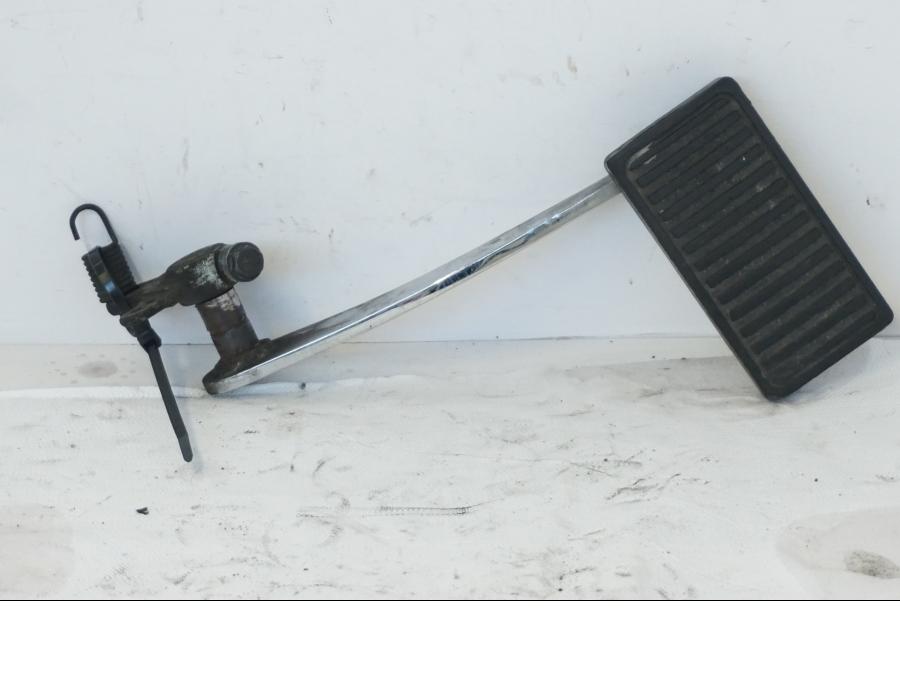 Baksidan på Bromspedal från en Kawasaki VN 1500 -1996 motorcykel.